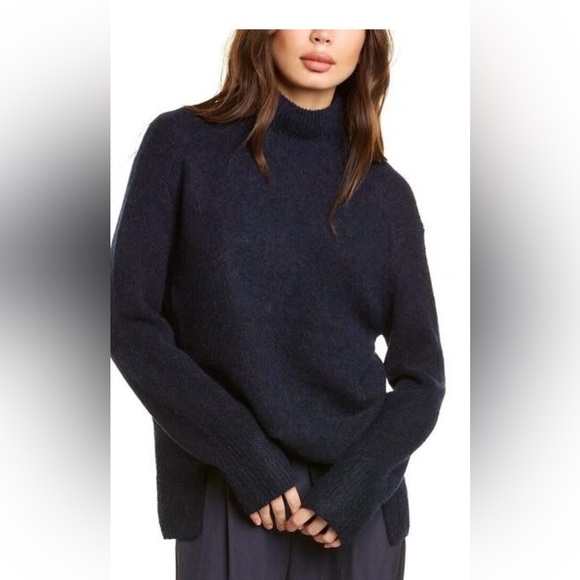 $395 Vince Turtleneck Sweater Size m Large Navy - Picture 2 of 9